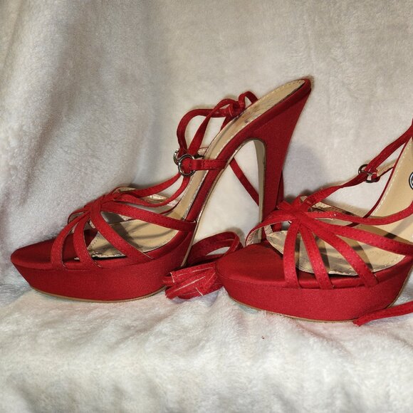 Colin Stuart Women's Red Satin Evening Heels - Picture 2 of 5